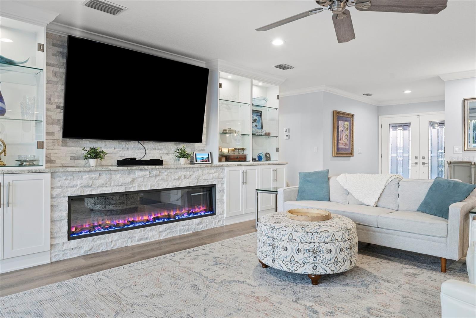 Listing photo id 23 for 3936 Versailles Drive