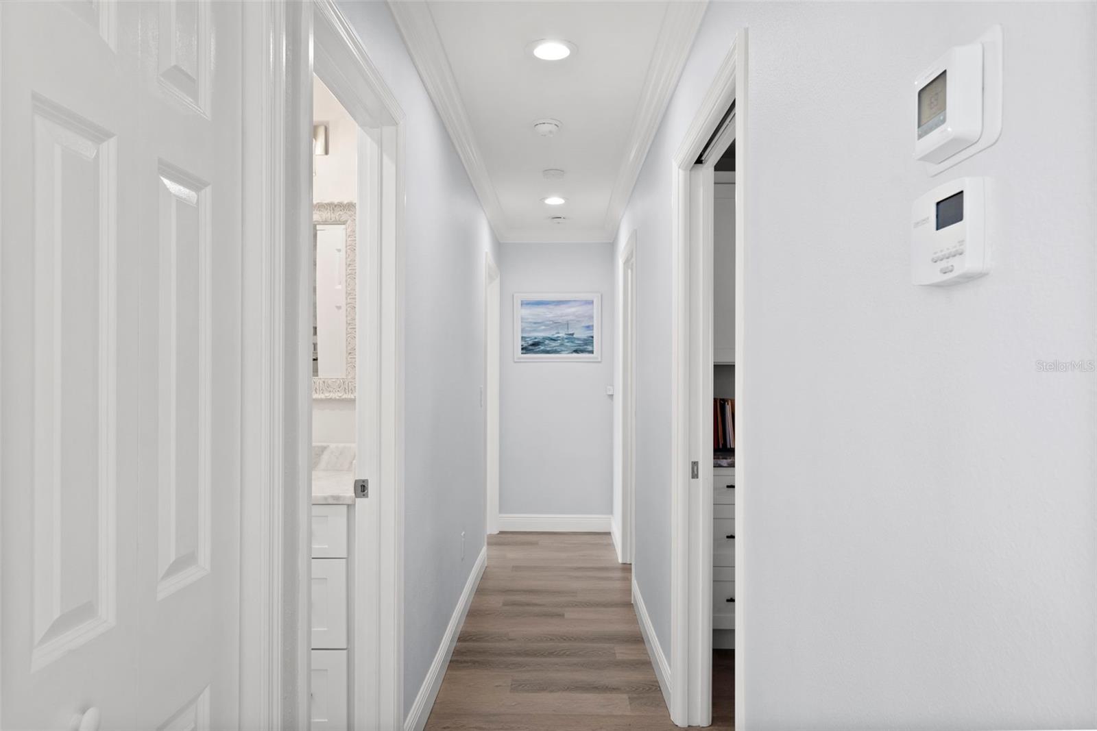 Listing photo id 33 for 3936 Versailles Drive