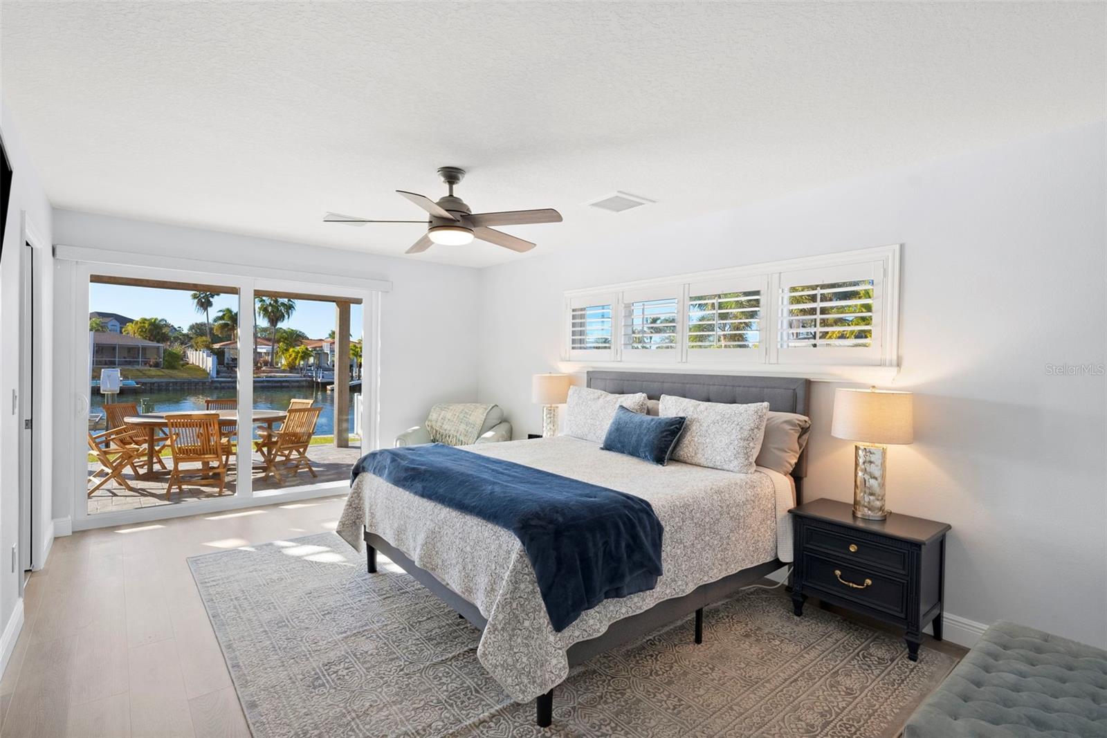 Listing photo id 40 for 3936 Versailles Drive