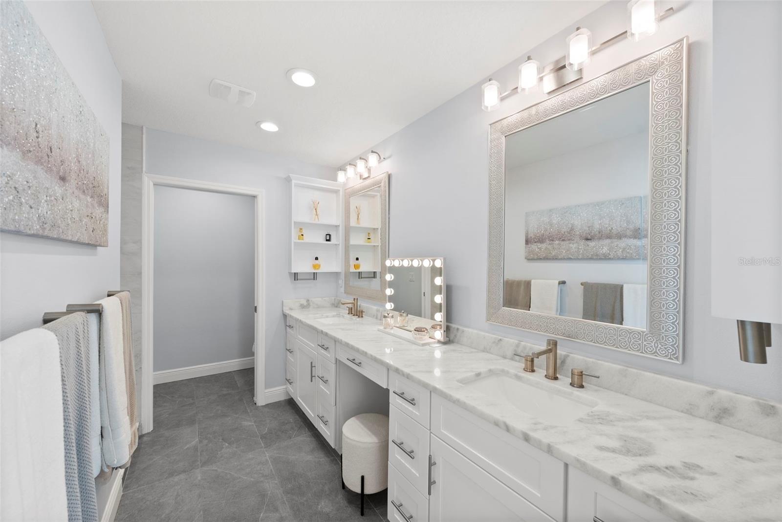 Listing photo id 46 for 3936 Versailles Drive