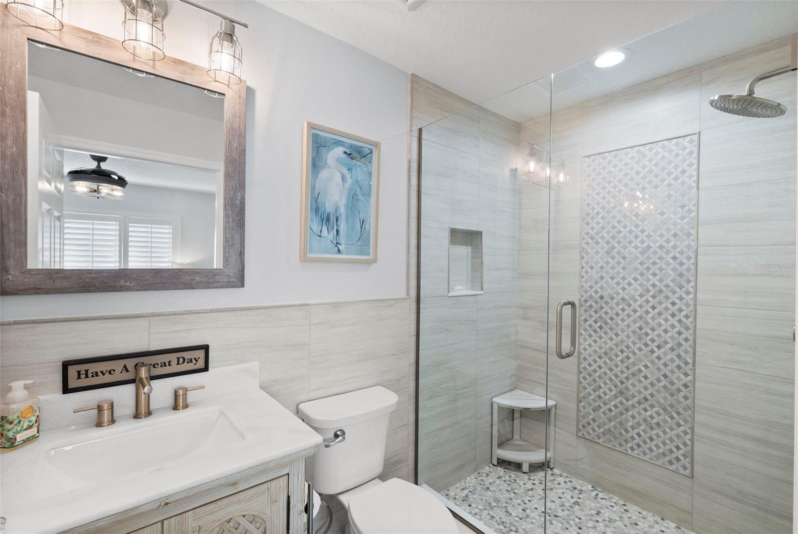 Listing photo id 51 for 3936 Versailles Drive