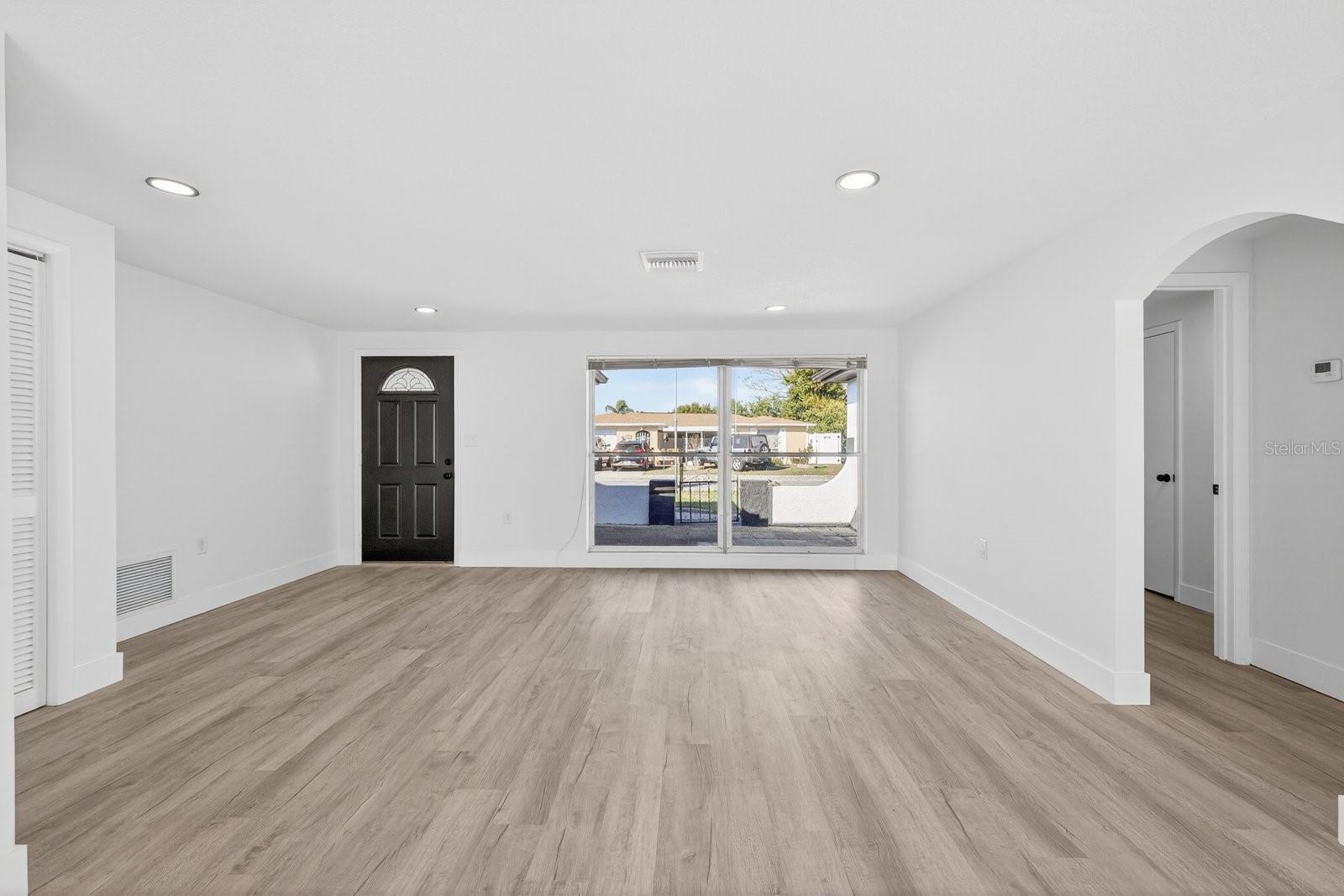 Image 11 of 35 For 3142 Salisbury Drive