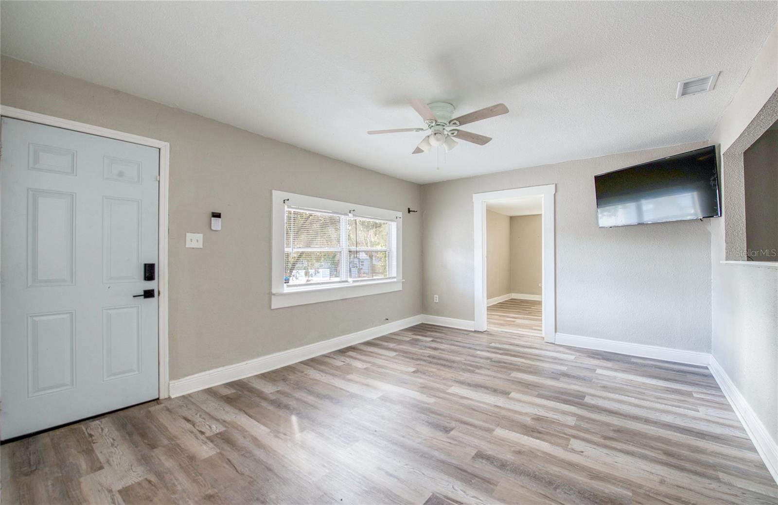 Image 3 of 25 For 1516 Waters Avenue