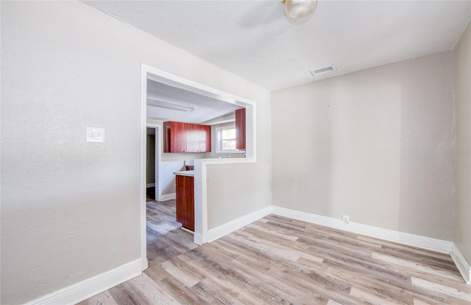 Image 8 of 25 For 1516 Waters Avenue