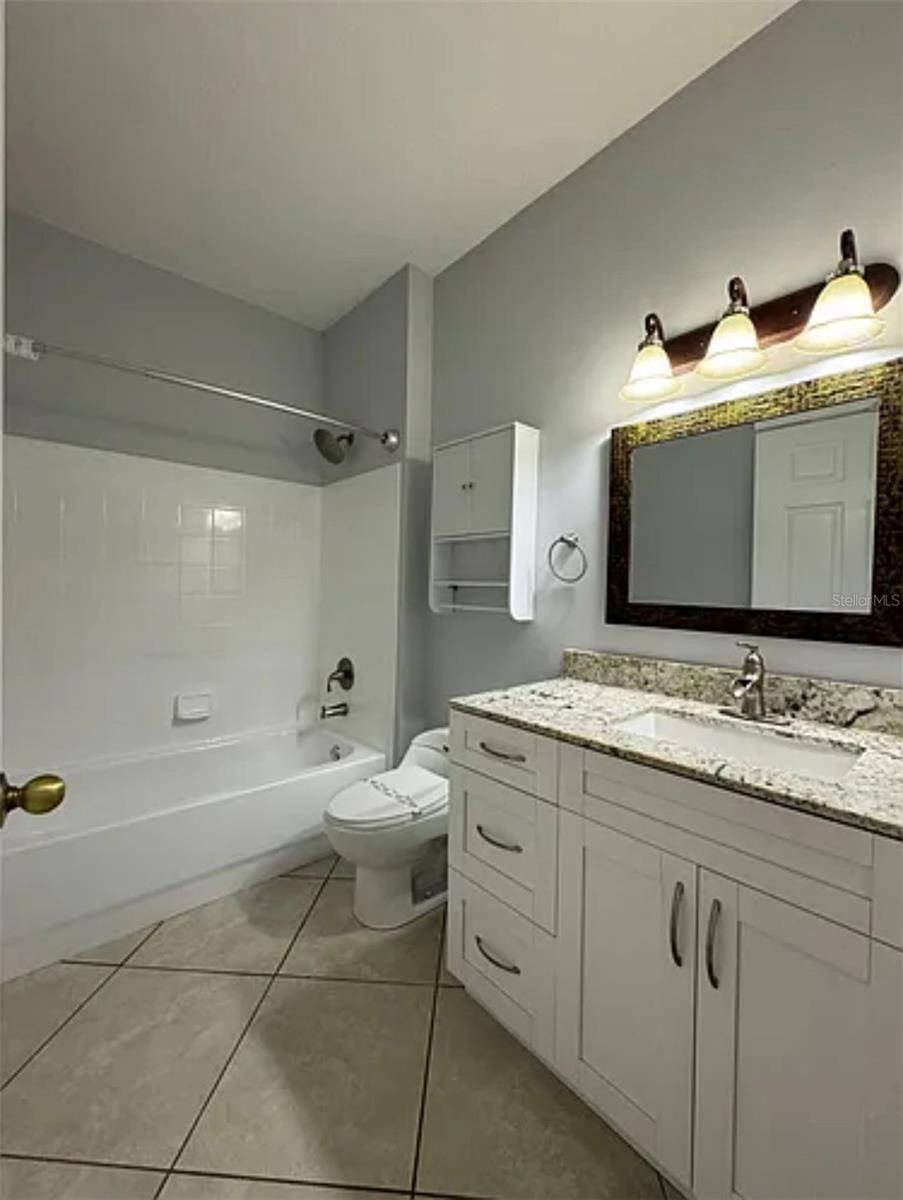 Image 17 of 27 For 9402 Lake Chase Island Way 9402