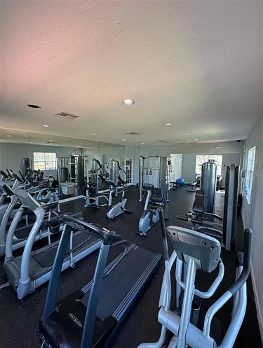 Image 21 of 27 For 9402 Lake Chase Island Way 9402