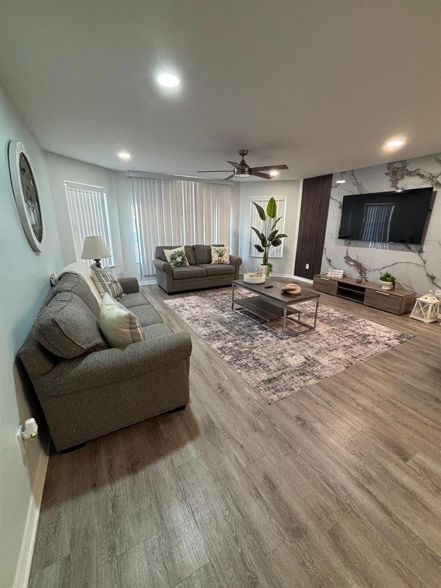 Image 10 of 24 For 2000 Royal Bay Boulevard 129