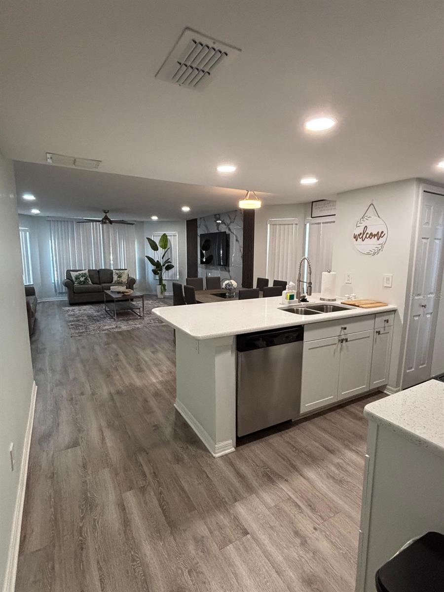 Image 4 of 24 For 2000 Royal Bay Boulevard 129