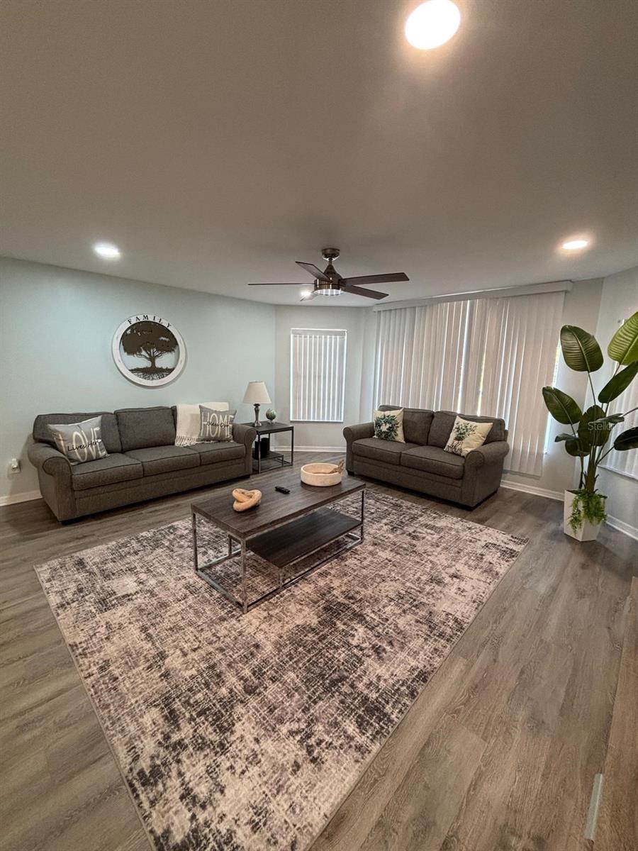 Image 9 of 24 For 2000 Royal Bay Boulevard 129