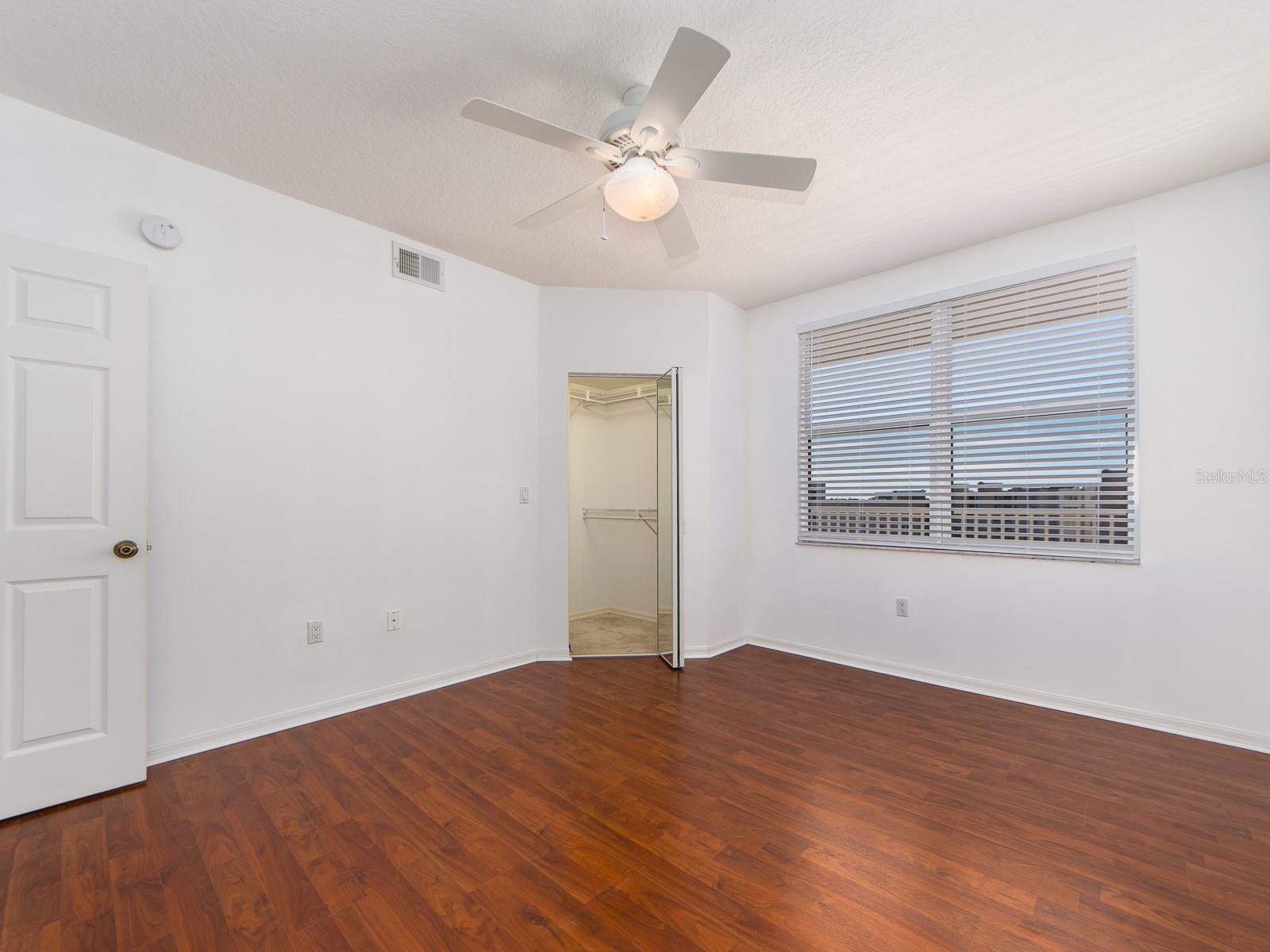 Image 19 of 30 For 6550 Shoreline Drive 7502