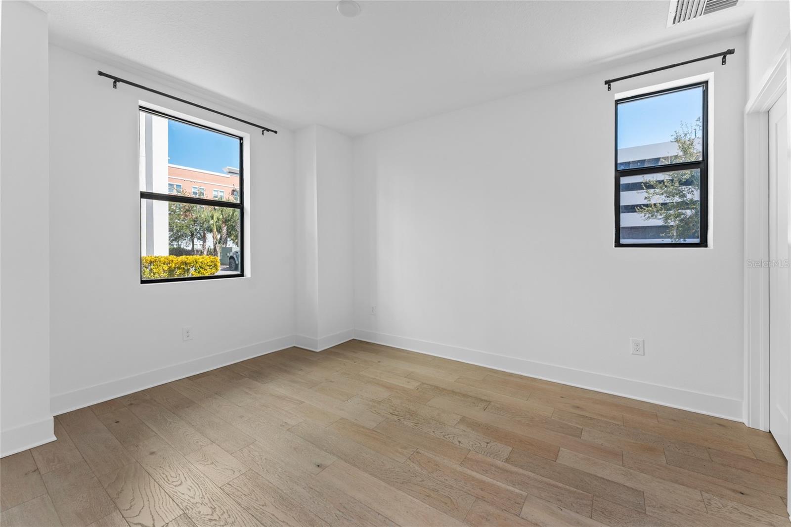 Image 14 of 43 For 2511 Grady Avenue 62