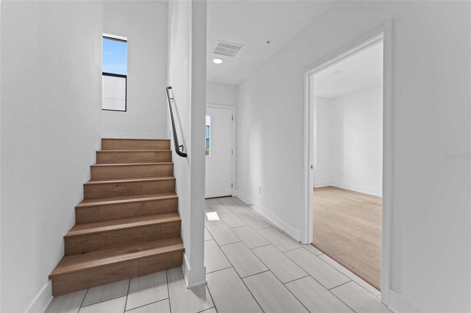 Image 17 of 43 For 2511 Grady Avenue 62