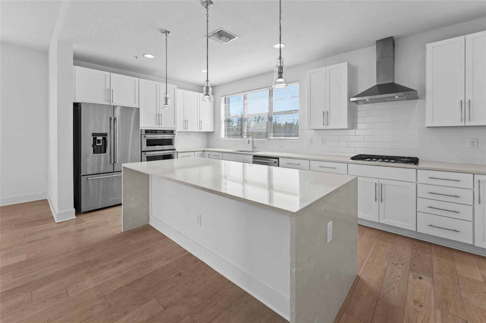 Image 24 of 43 For 2511 Grady Avenue 62