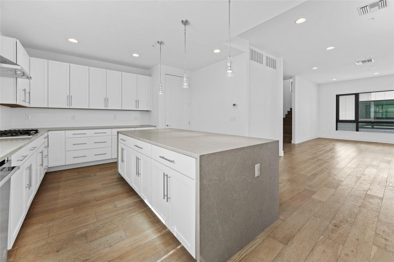 Image 25 of 43 For 2511 Grady Avenue 62