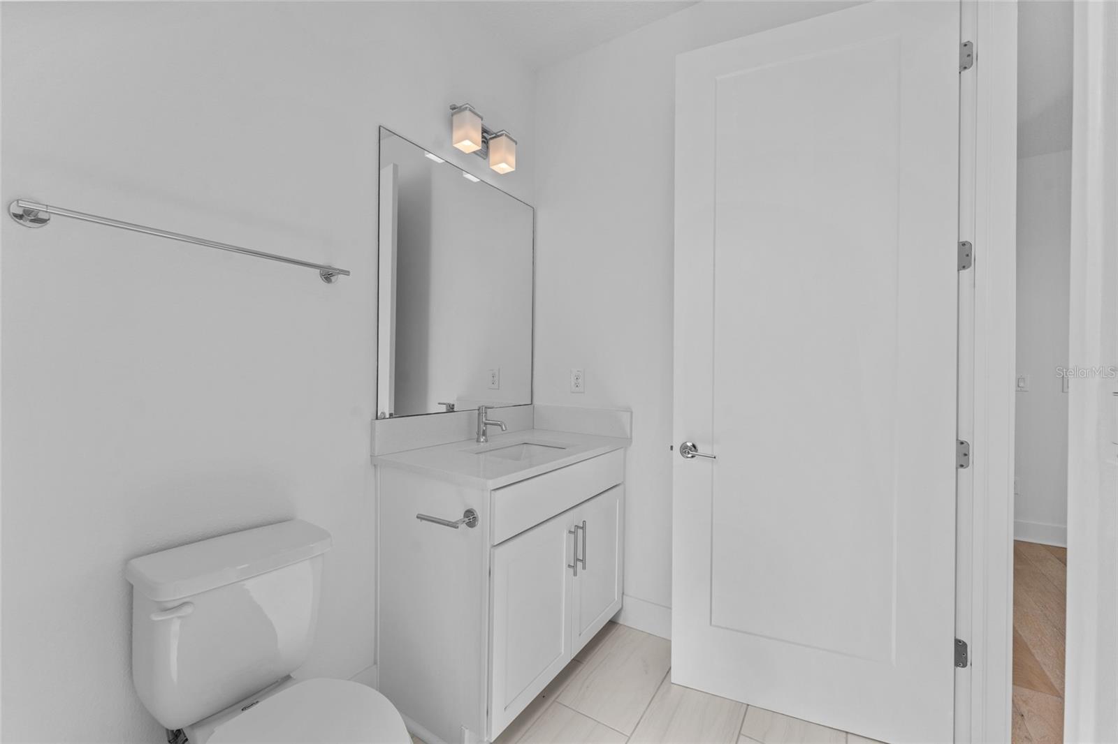 Image 34 of 43 For 2511 Grady Avenue 62