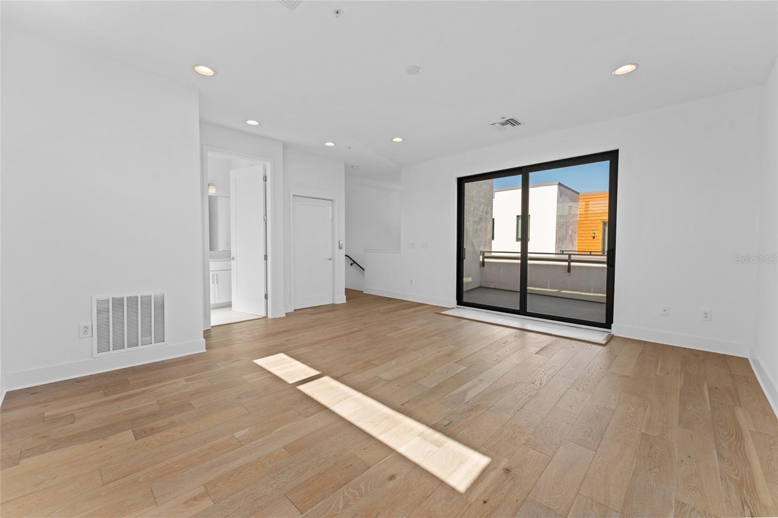 Image 35 of 43 For 2511 Grady Avenue 62