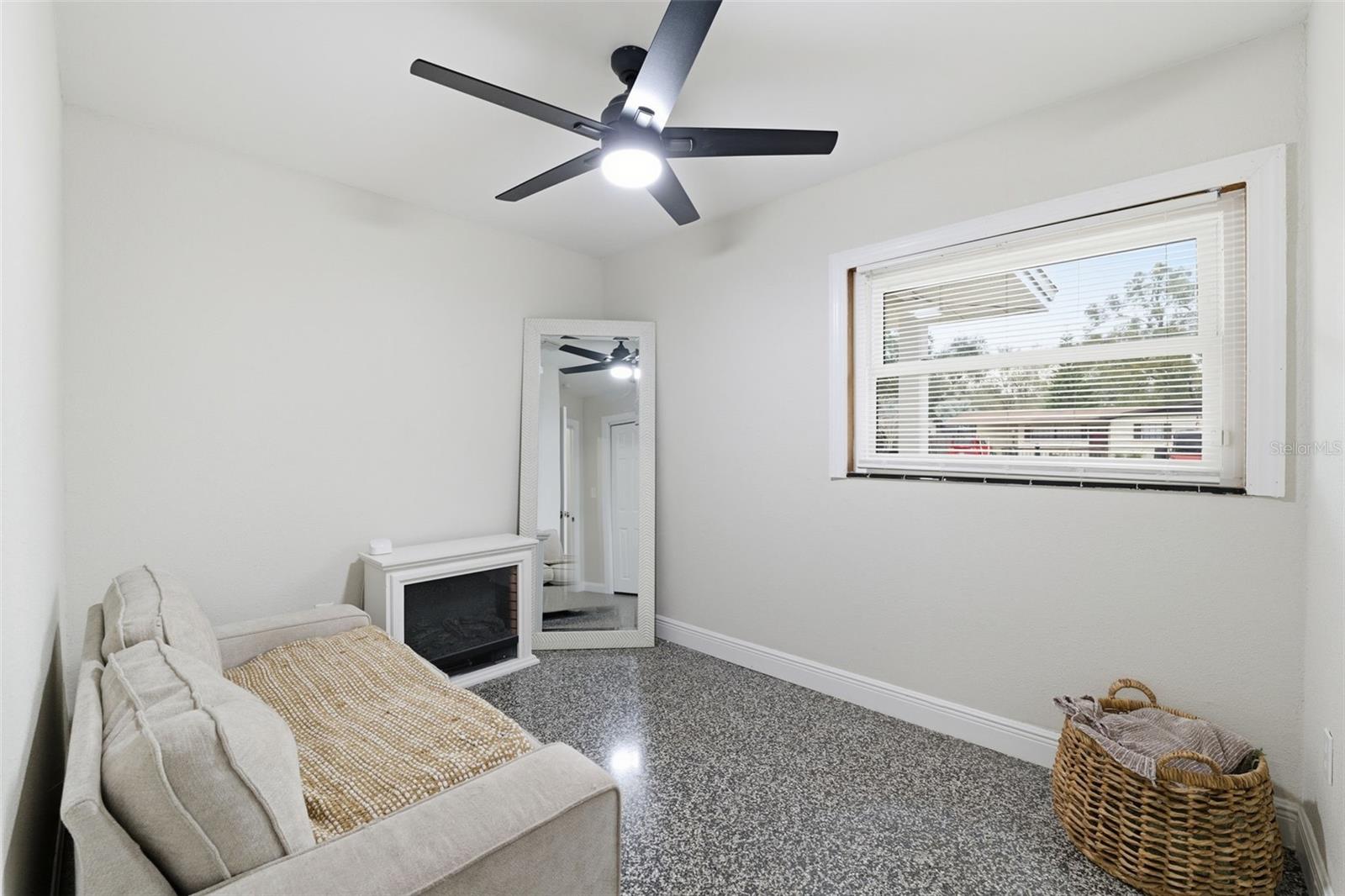 Image 20 of 30 For 812 124th Avenue