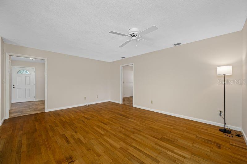 Image 14 of 41 For 3241 Buckhorn Dr