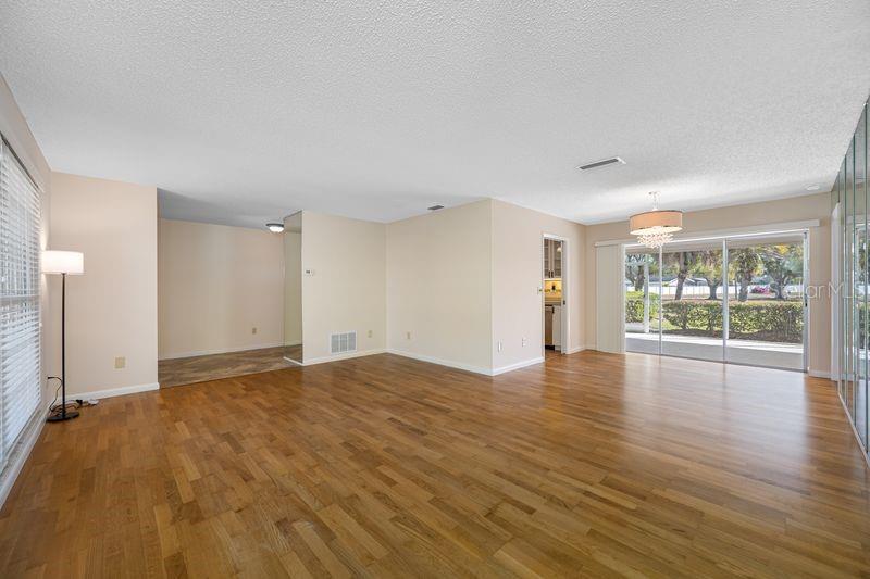 Image 16 of 41 For 3241 Buckhorn Dr