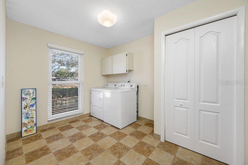 Image 28 of 41 For 3241 Buckhorn Dr