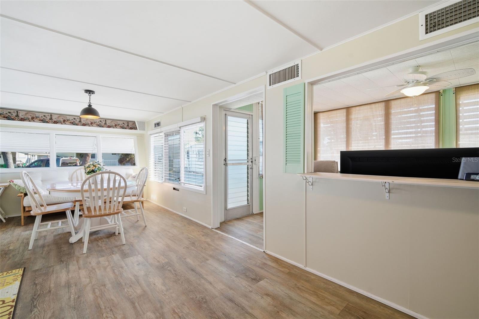Image 17 of 70 For 4851 Gandy Boulevard B4l24