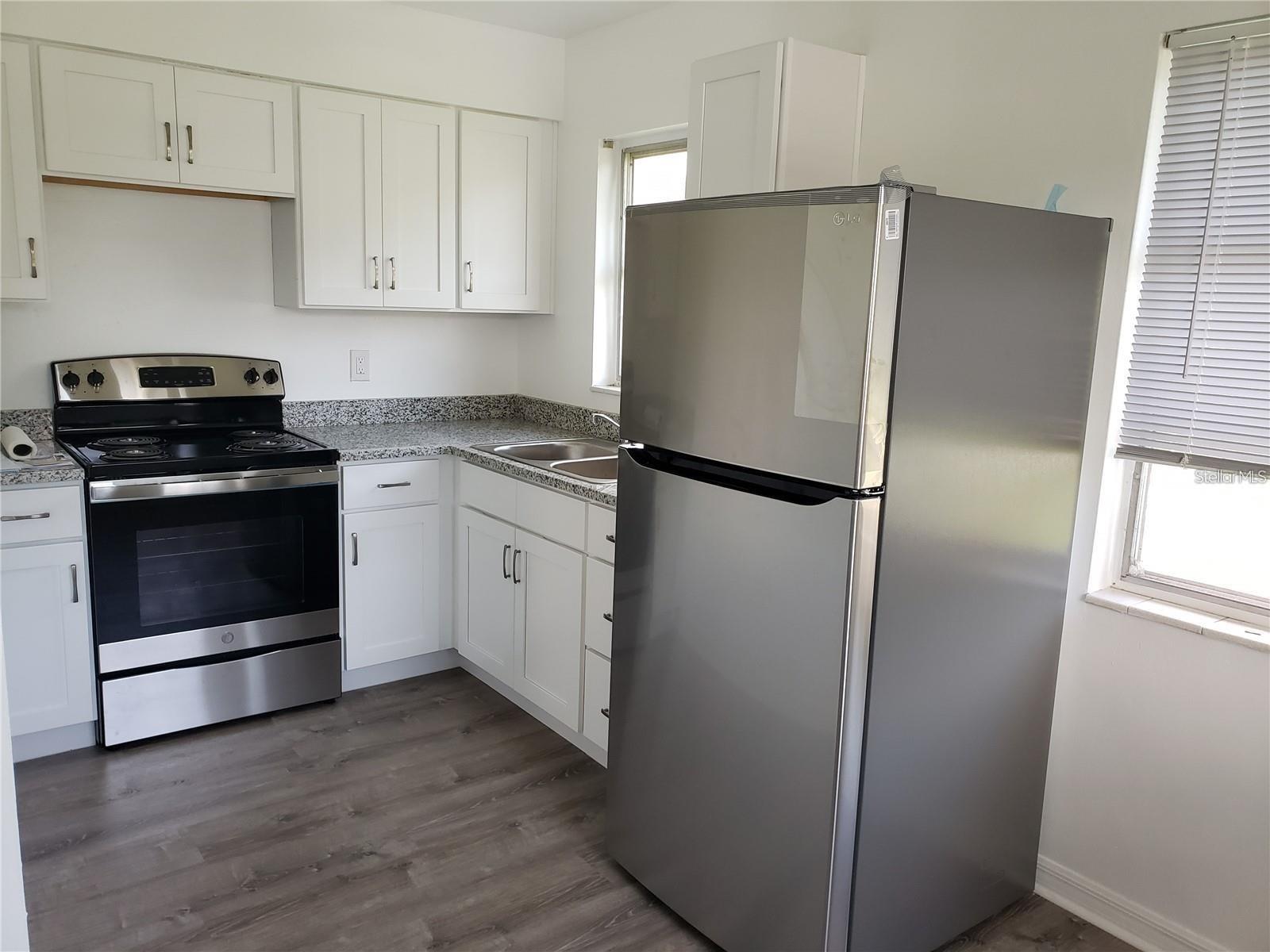 Image 3 of 15 For 815 10th Street Nw