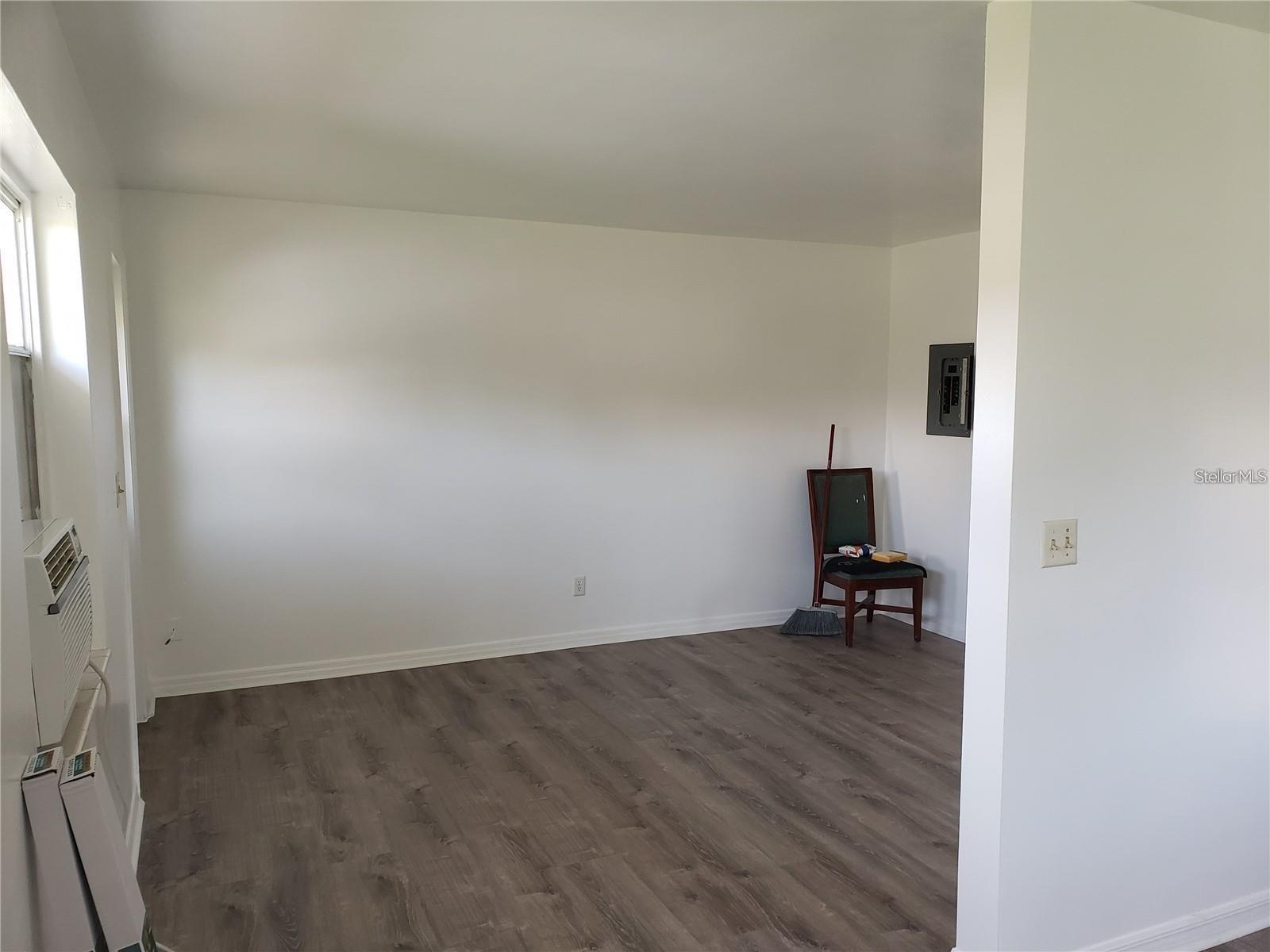 Image 6 of 15 For 815 10th Street Nw