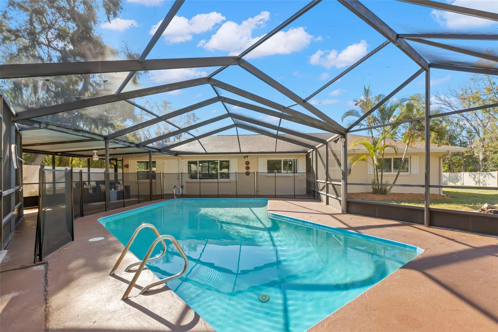 Image 34 of 47 For 455 Pasaje Avenue