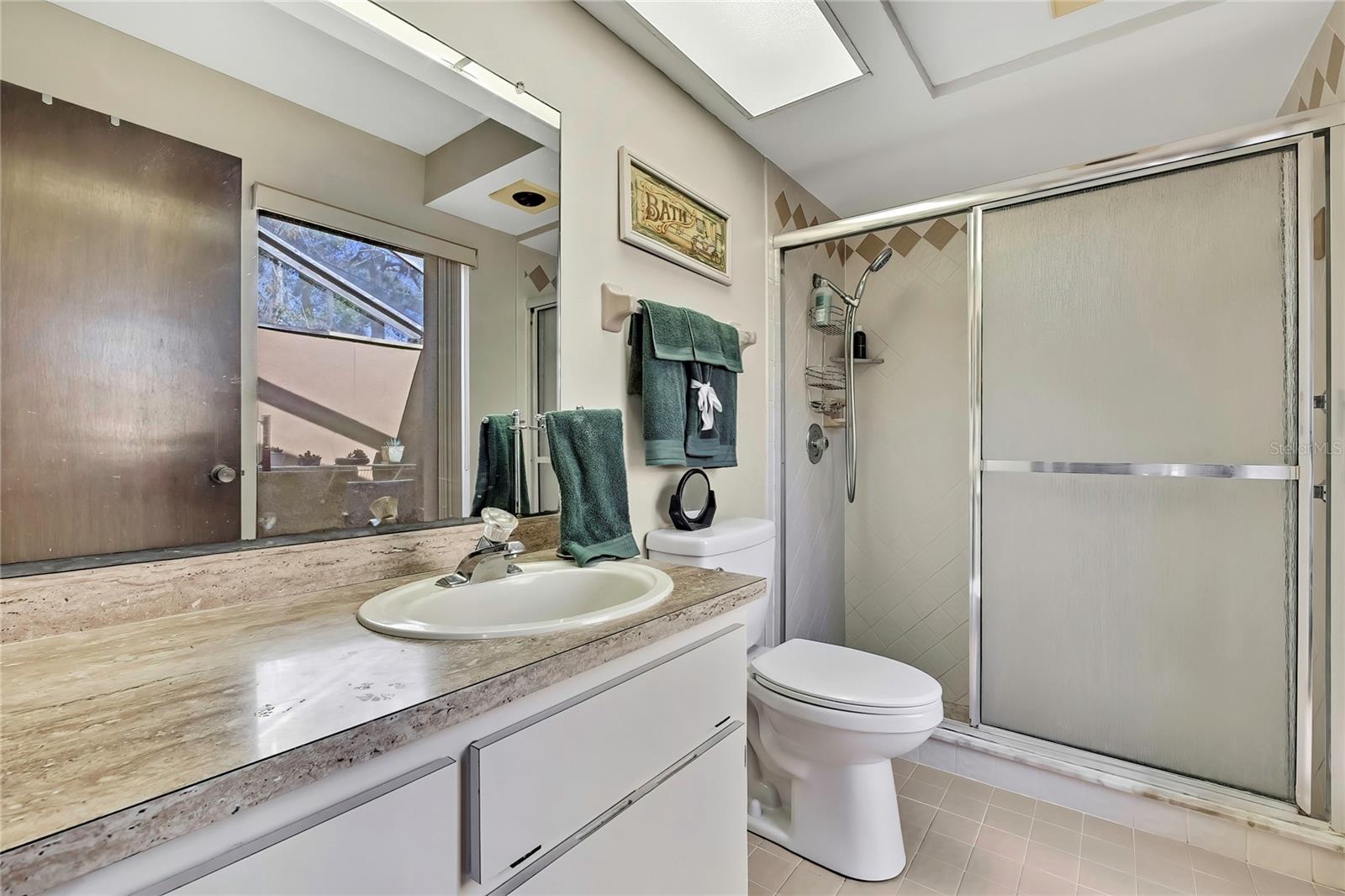 Listing photo id 21 for 6938 Coronet Drive