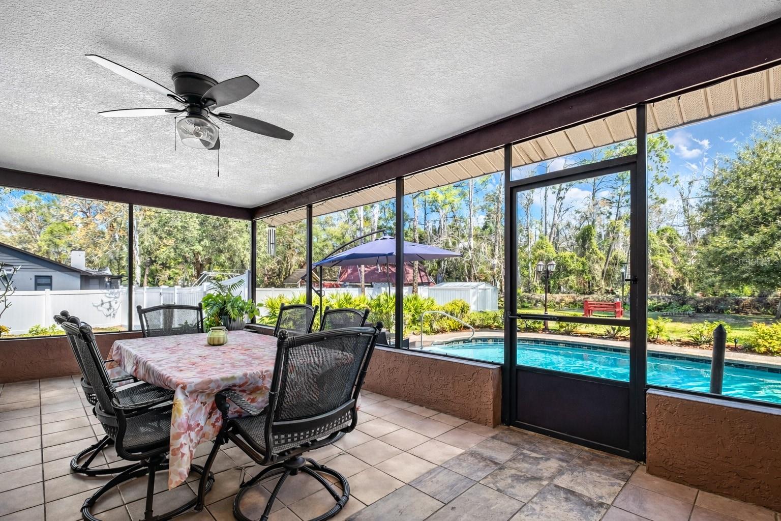 Listing photo id 29 for 6938 Coronet Drive