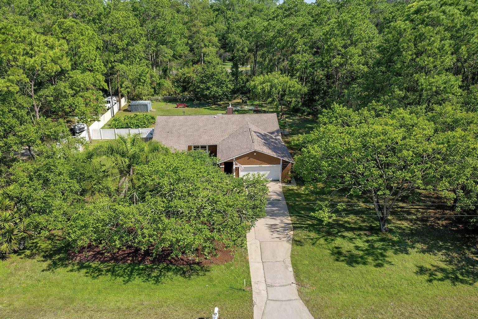 Listing photo id 40 for 6938 Coronet Drive