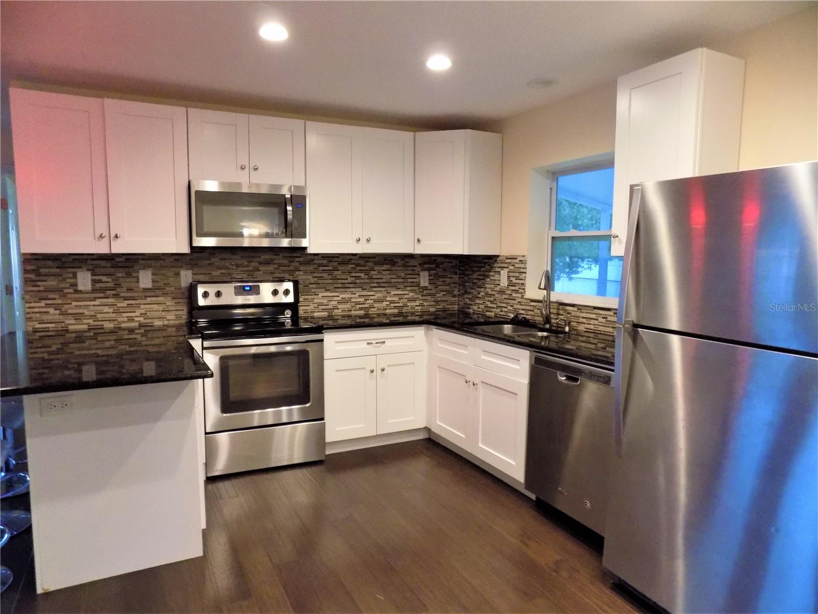 Image 10 of 26 For 3130 Euclid Avenue