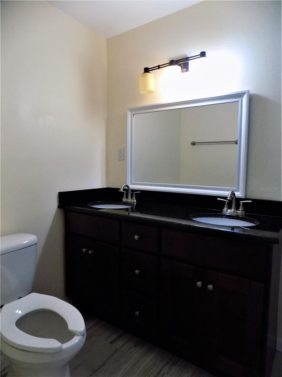 Image 17 of 26 For 3130 Euclid Avenue