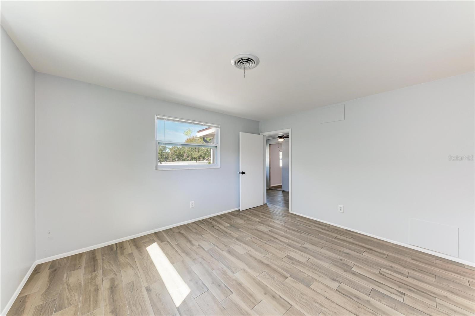 Image 18 of 48 For 4010 Lockwood Ridge Road