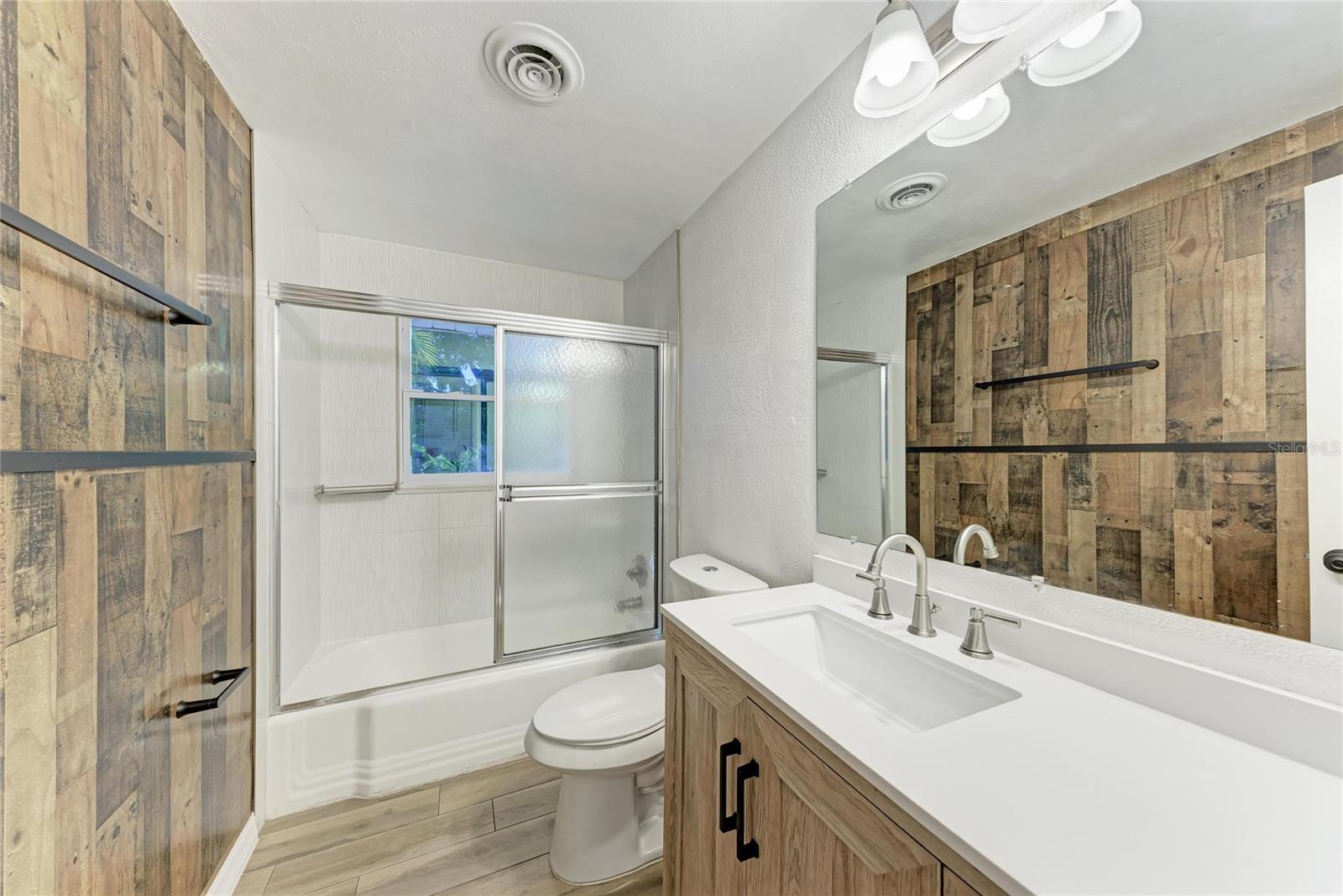 Image 23 of 48 For 4010 Lockwood Ridge Road