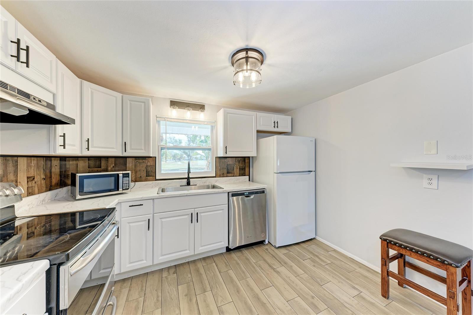 Image 8 of 48 For 4010 Lockwood Ridge Road