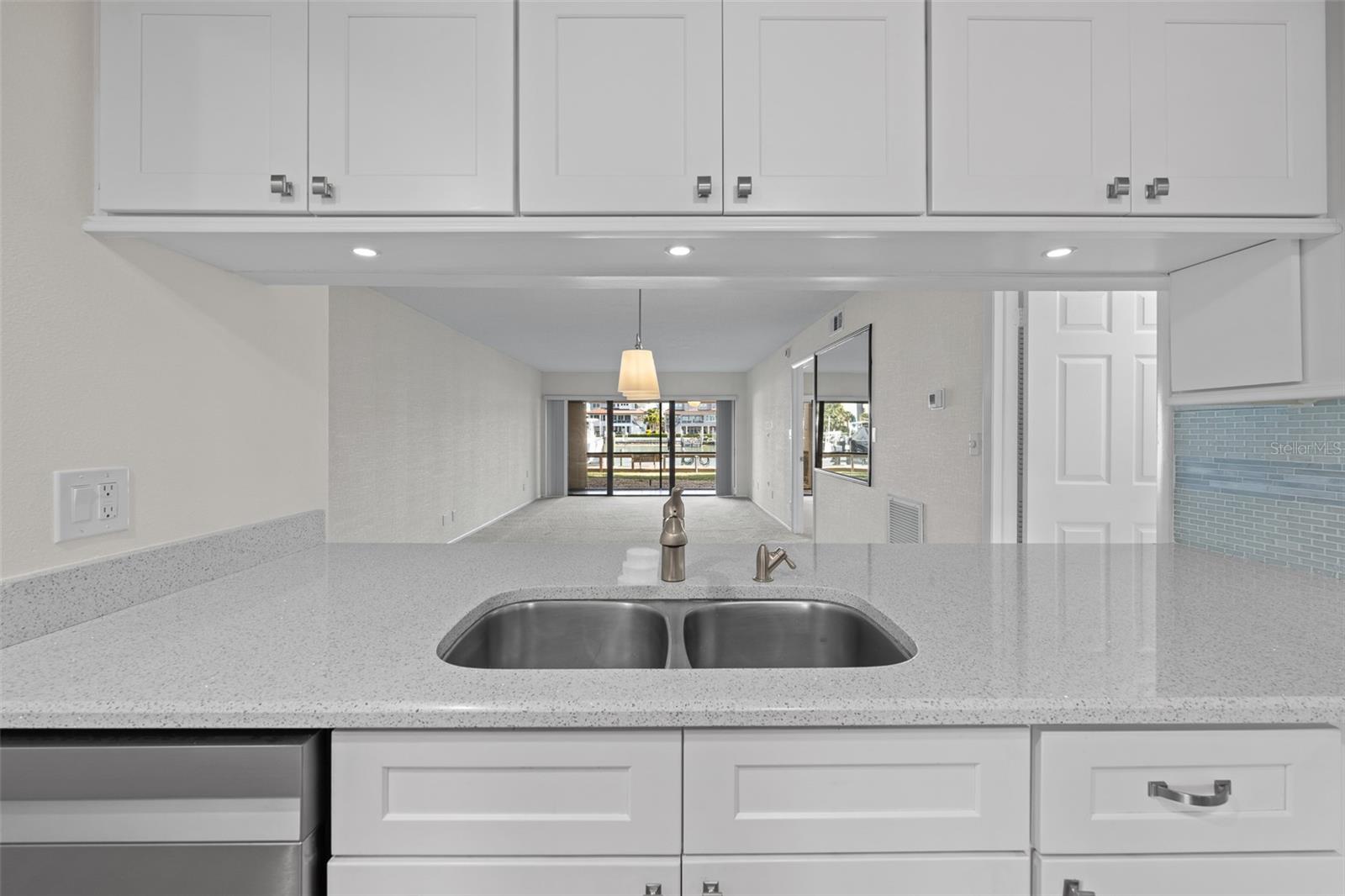 Image 6 of 51 For 4750 Brittany Drive S 26