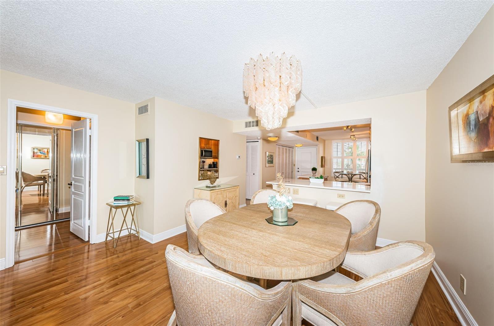 Image 12 of 73 For 7100 Sunset Way 205