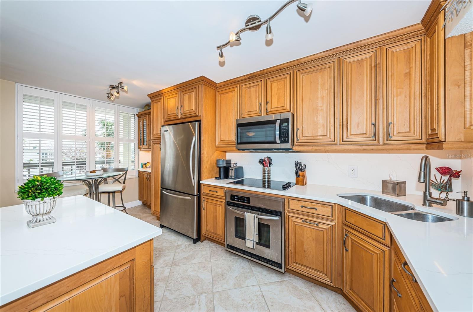 Image 22 of 73 For 7100 Sunset Way 205