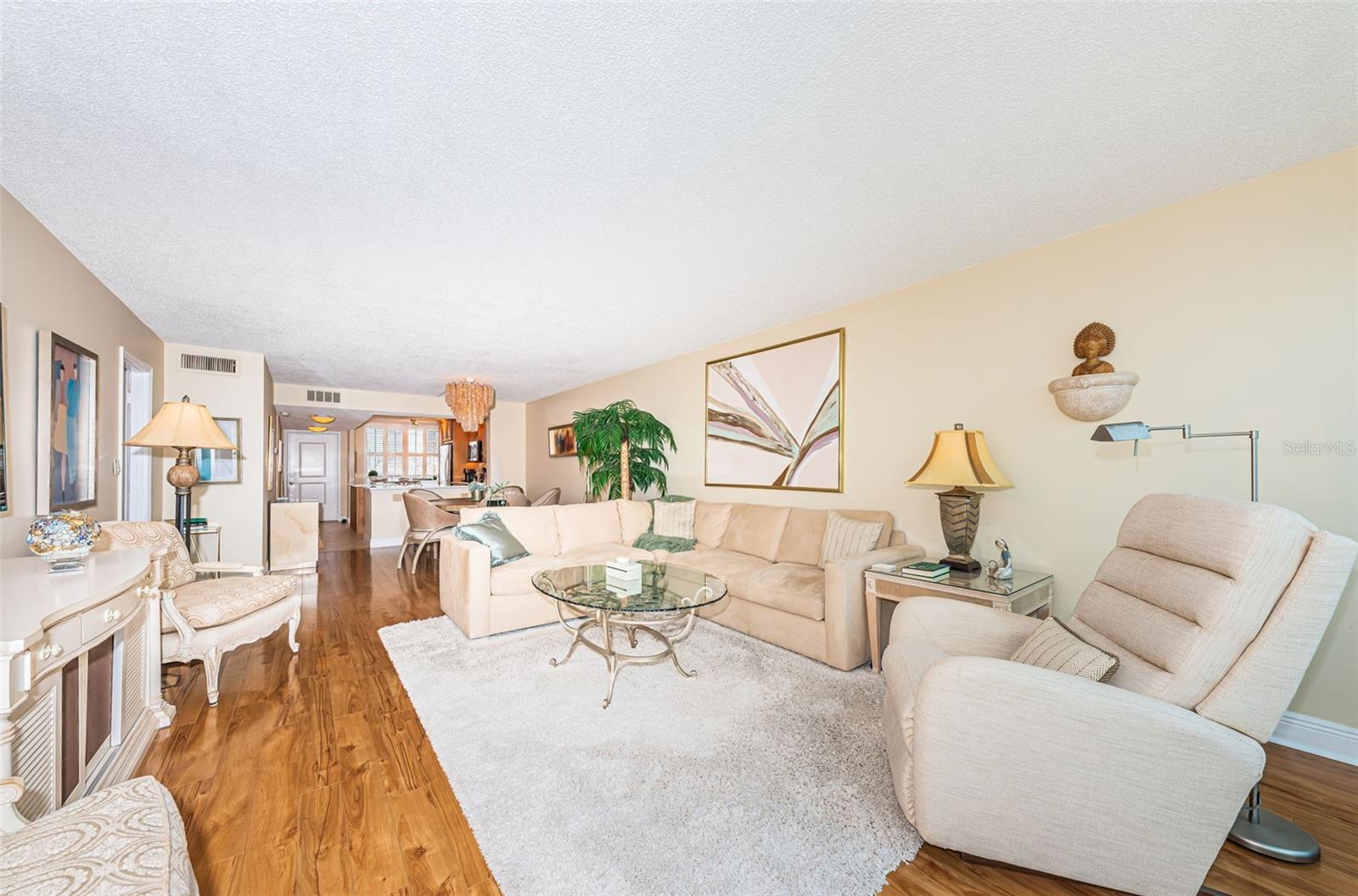 Image 7 of 73 For 7100 Sunset Way 205