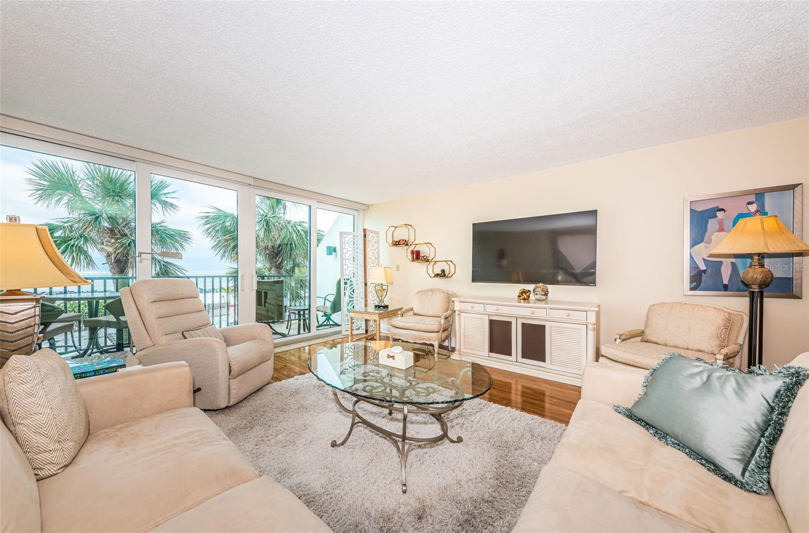 Image 9 of 73 For 7100 Sunset Way 205