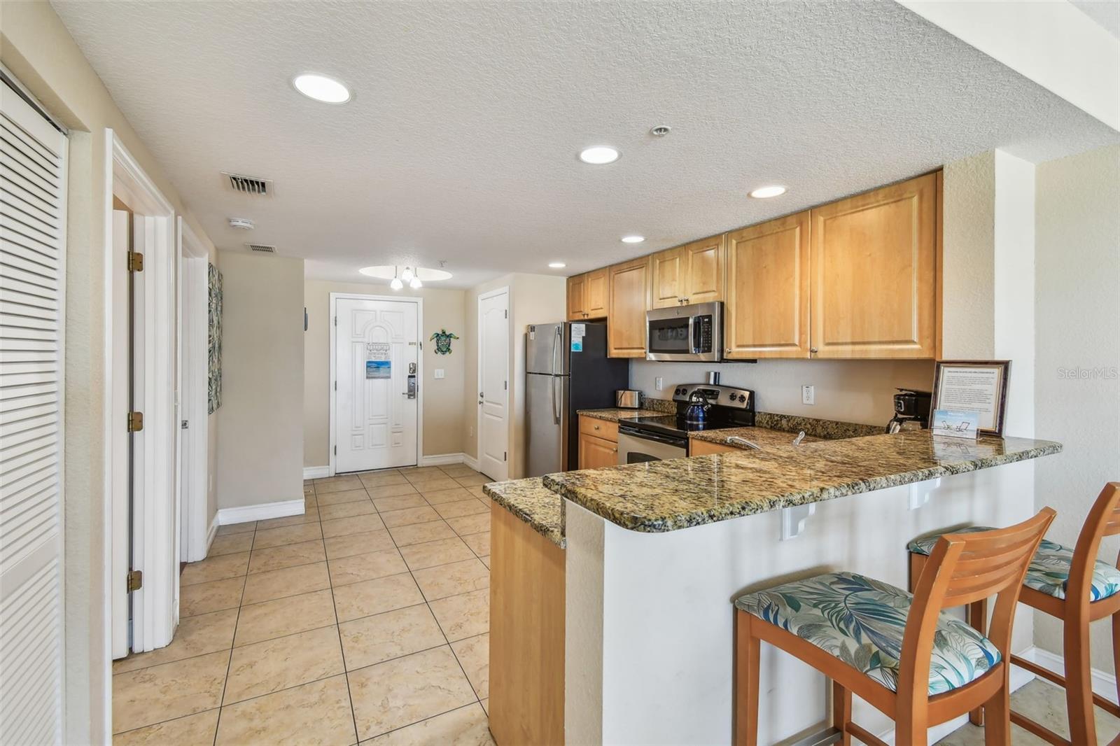 Listing photo id 14 for 11605 Gulf Boulevard 506