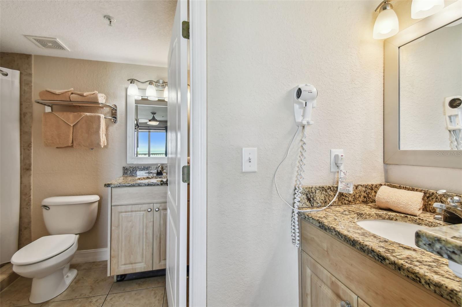 Listing photo id 26 for 11605 Gulf Boulevard 506
