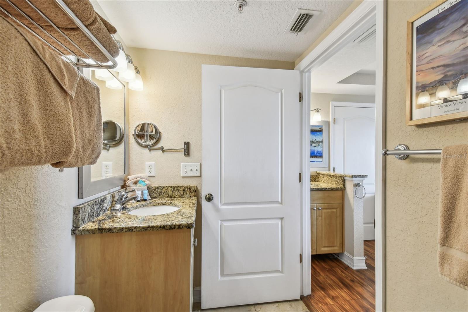 Listing photo id 29 for 11605 Gulf Boulevard 506