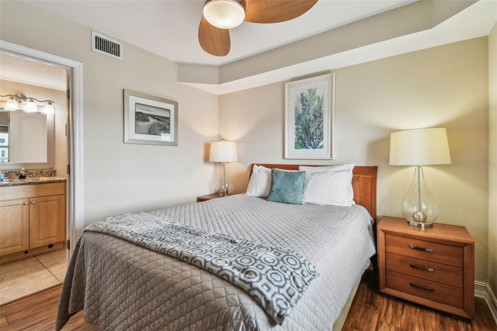 Listing photo id 34 for 11605 Gulf Boulevard 506