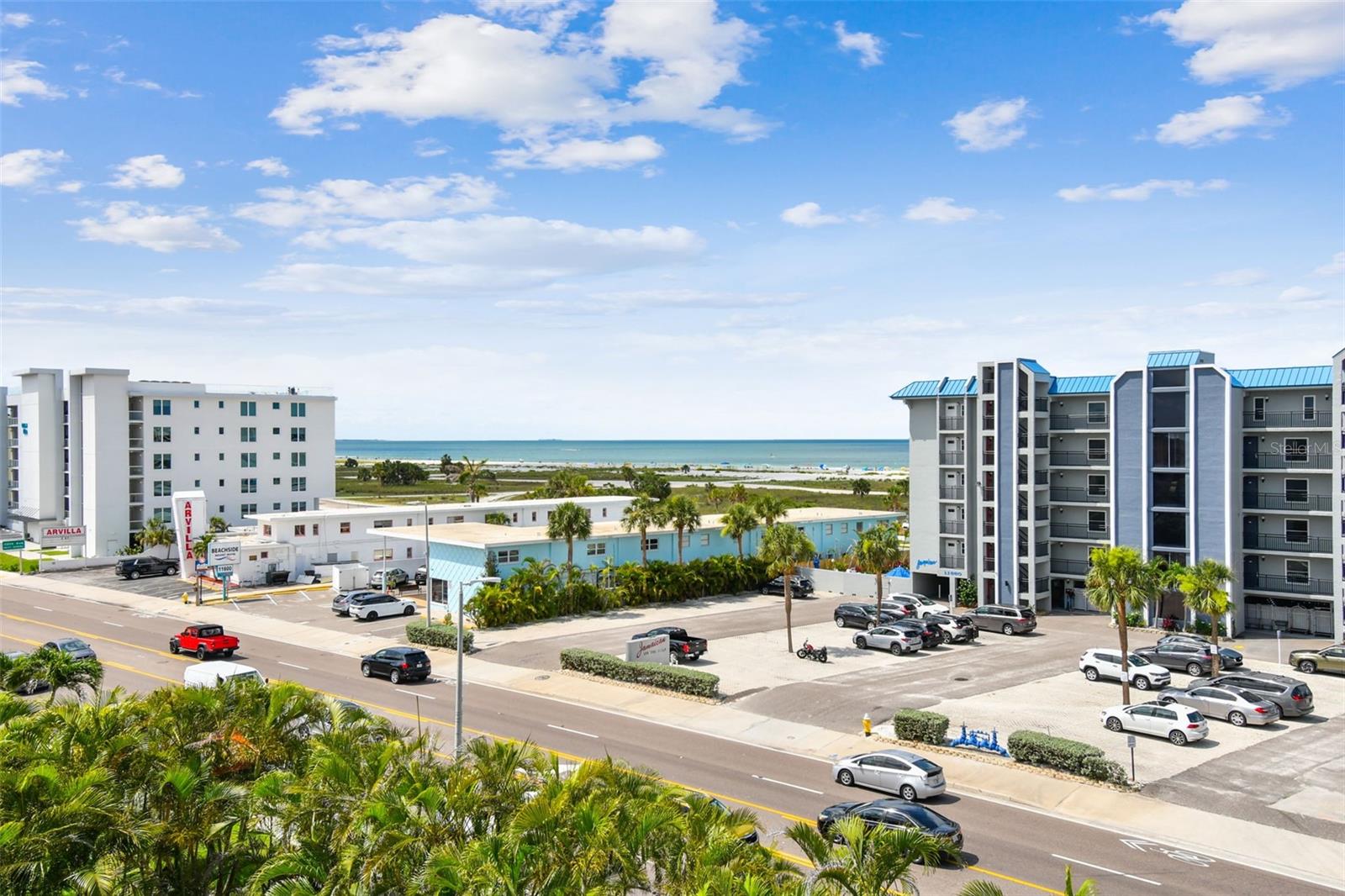 Listing photo id 44 for 11605 Gulf Boulevard 506