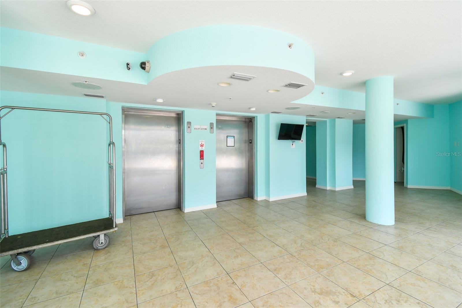 Listing photo id 48 for 11605 Gulf Boulevard 506