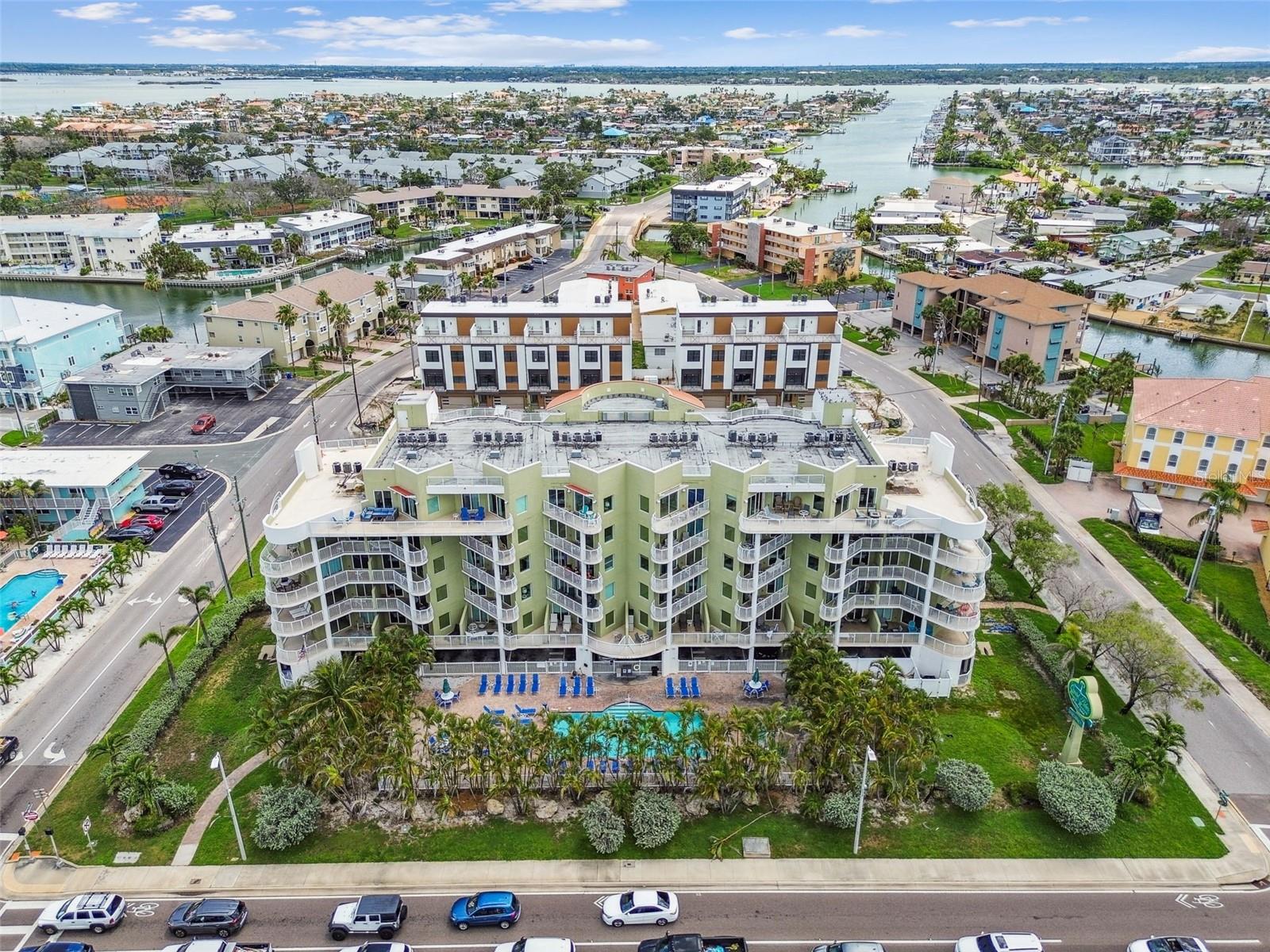 Listing photo id 59 for 11605 Gulf Boulevard 506