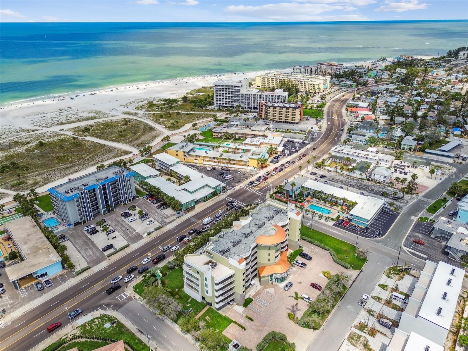 Listing photo id 62 for 11605 Gulf Boulevard 506