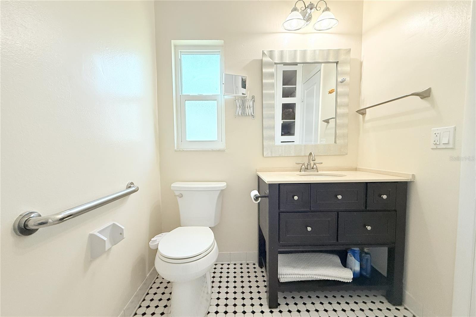 Image 55 of 59 For 2211 Harrison Drive